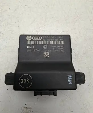 Audi A3 S3 8P Gateway control module 1K0907530G 1K0907951