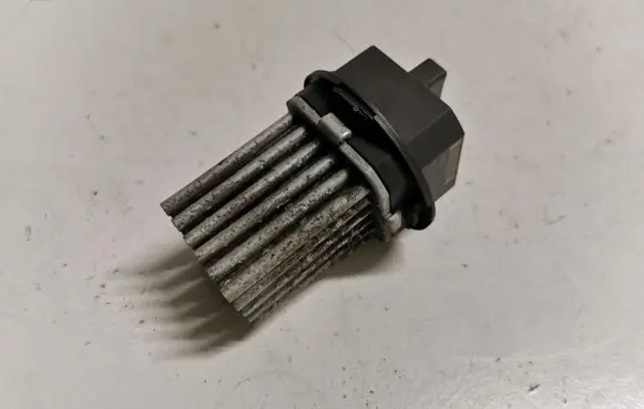 Volvo S60 Heater blower motor/fan resistor 5HL008941