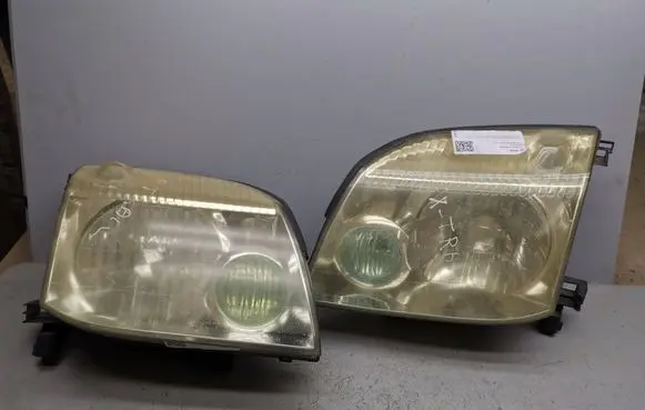 Nissan X-Trail T30 Headlights/headlamps set 