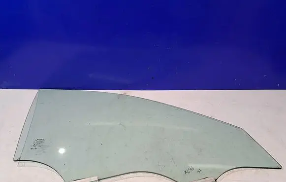 Volvo XC90 Front door window glass four-door 31352945