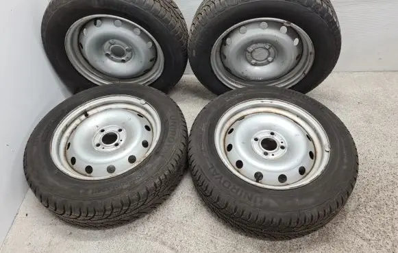 Dacia Sandero R15 steel rim 