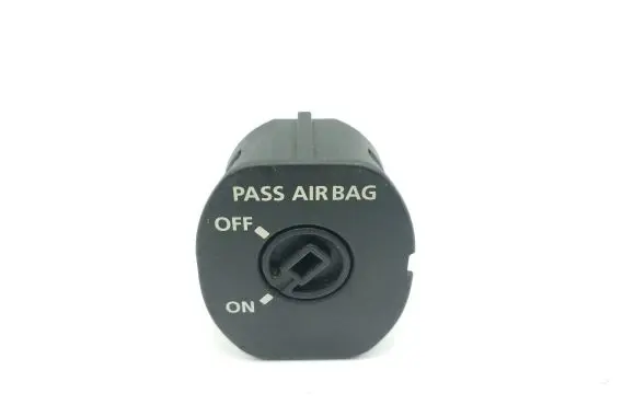 Passenger airbag on/off switch