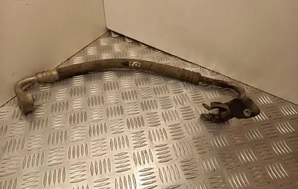 Volkswagen PASSAT B5.5 Air conditioning (A/C) pipe/hose 3B0260704N