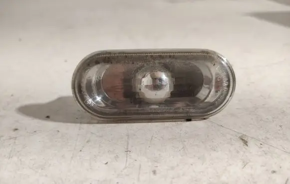 Volkswagen PASSAT B5 Front fender indicator light 1j0949117