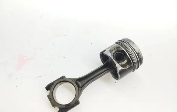 Seat Alhambra (Mk2) Piston with connecting rod 03L101T 040411 1295