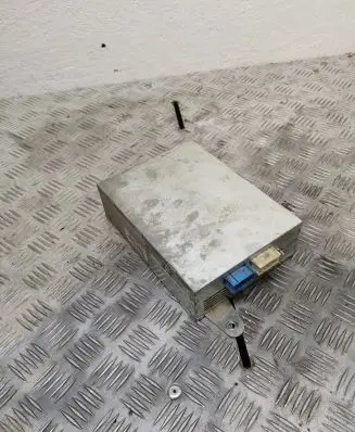 BMW 5 E39 Video control module 6906923 019938 037138051