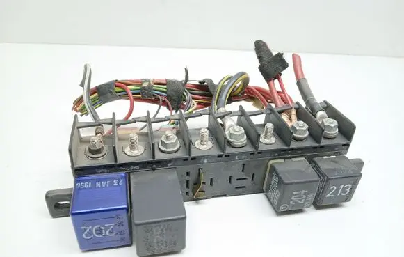 Audi A4 S4 B5 8D Fuse module 4A0941822