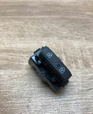 Volvo S60 Central locking motor 31318989 10W455