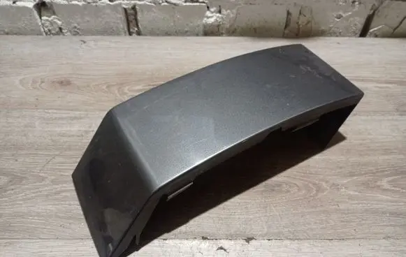 Rear/tail light trim molding