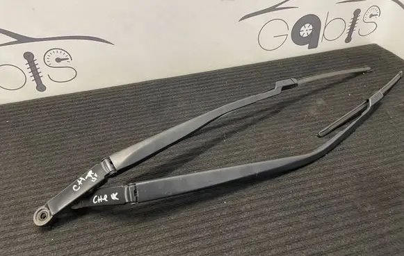 Toyota C-HR I Front wiper blade arm