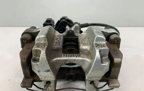 BMW 5 G60 Rear brake caliper 8832835