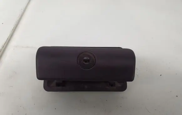 BMW 5 E39 Glove box handle 51168163018