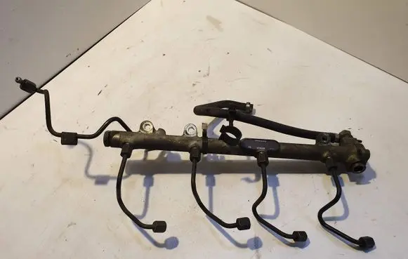 Mercedes-Benz E W210 Fuel main line pipe A6110700095 C445214004