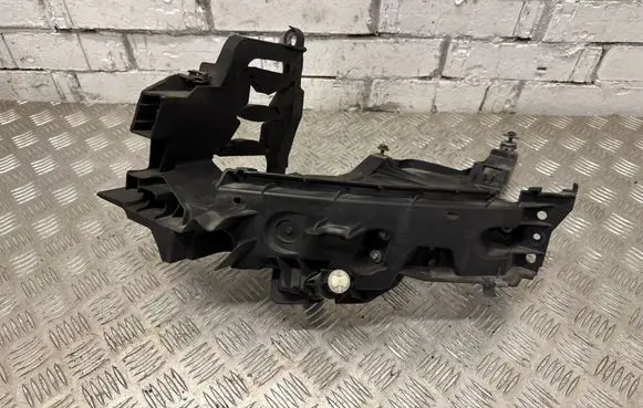 Audi Q5 SQ5 8R Headlight/headlamp mounting bracket 8R0805607B