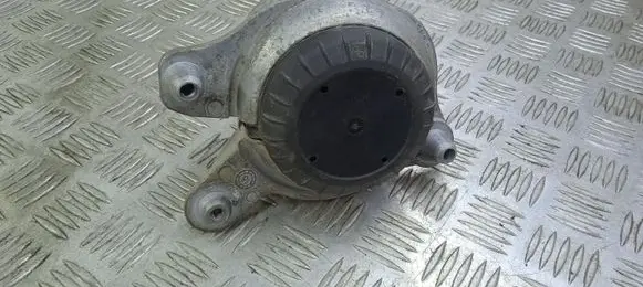 Mercedes-Benz C W205 Engine mount bracket A2052406717