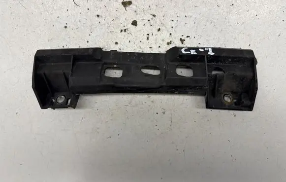 Front bumper mounting bracket
