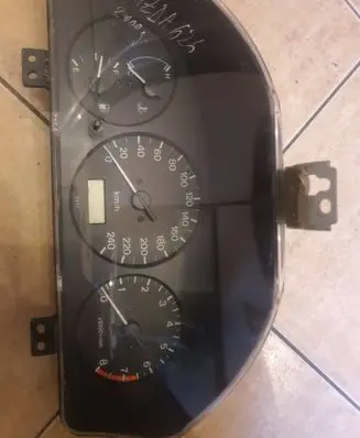 Mazda 626 Speedometer (instrument cluster) GE6WD