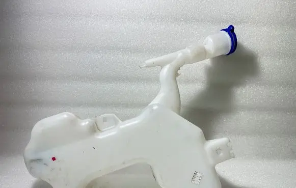 Ford Fiesta Windshield washer fluid reservoir/tank L1BB17B613AB