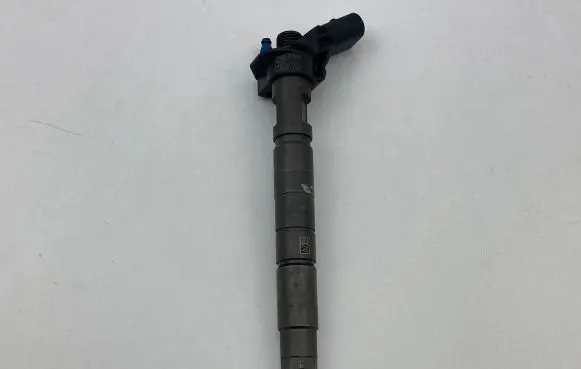 Hyundai Santa Fe Fuel injector 338002F000 0445116018 110217