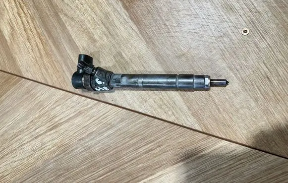 Mercedes-Benz E W211 Fuel injector a6480700287