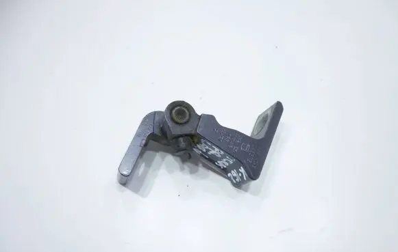 Volkswagen T-Cross Front door lower hinge 8X0831404E A046575