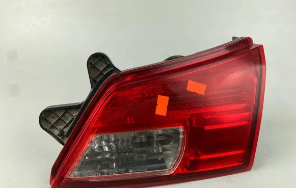 Subaru Legacy Tailgate rear/tail lights 132-20072 13220072