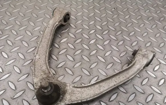 Infiniti Q50 Front lower control arm/wishbone