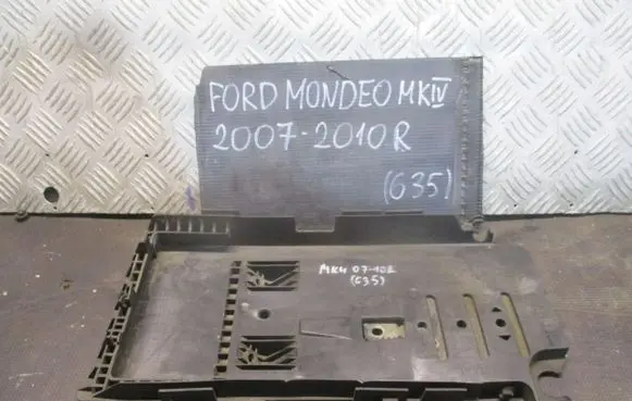 Ford Mondeo MK IV Battery tray 