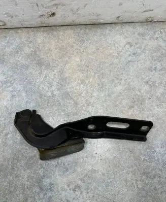 Seat Leon (5F) Engine bonnet/hood hinges 5F0823301B