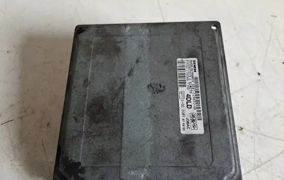 Ford Fusion Engine control unit/module 6S6112A650GD