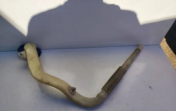 Porsche Cayenne (92A) Window washer liquid tank fill tube 7P5955463A