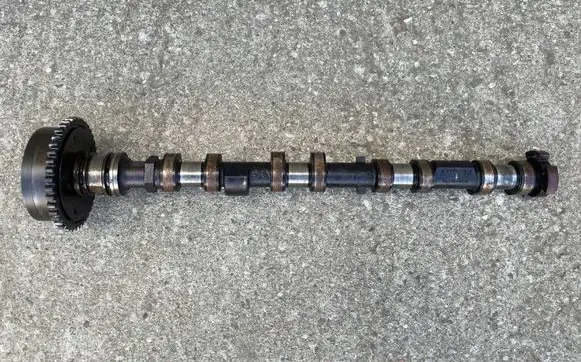 BMW 5 E60 E61 Camshaft 7504149 7537302