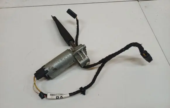 Ford Mondeo MK IV Seat adjustment motor 6M2114B684
