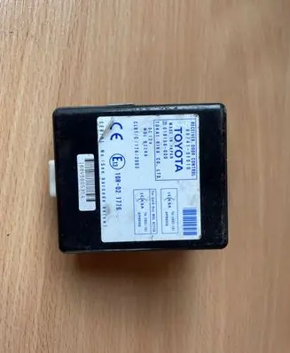 Toyota Corolla Verso AR10 Door control unit/module 897410F010 61B168000