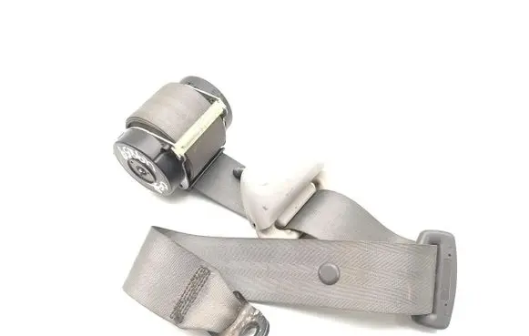 Toyota Hilux (AN10, AN20, AN30) Rear seatbelt 48474-DG-B