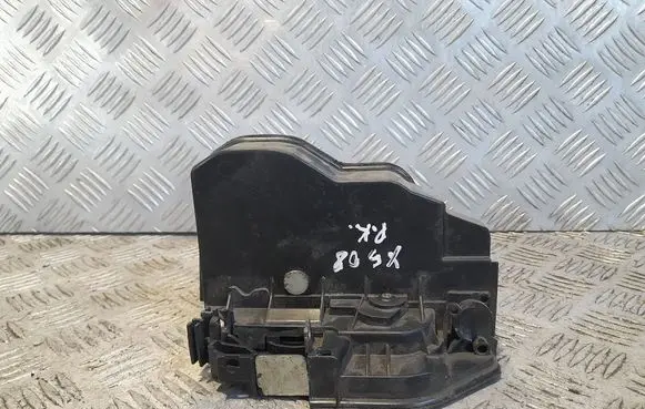 BMW X3 E83 Front door lock 7202145