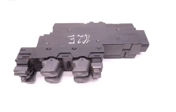 Volvo V70 Electric window control switch 9452939 D102