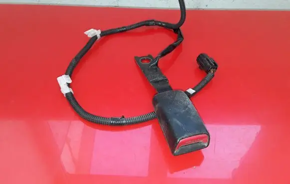 Lexus RX 300 Front seatbelt buckle E067902 B510