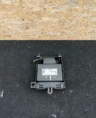Audi A1 Voltage converter/converter module 8K0959663