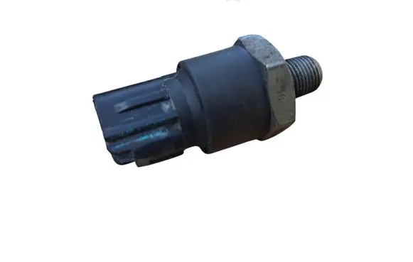 Toyota Avensis T270 Oil pressure sensor 401742