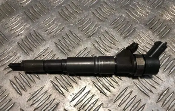 BMW 5 E39 Fuel injector 7785984 58209