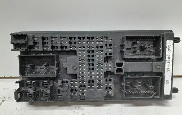 Land Rover Range Rover Evoque L538 Fuse module 50RF11F04 GJ3214F041AB