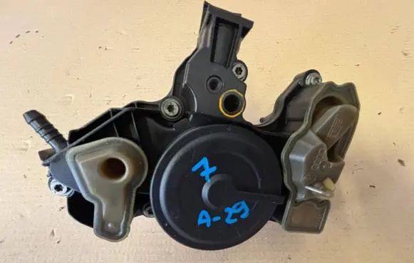 Volkswagen Arteon Oil breather separator 06K103495AG