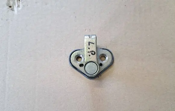 Renault Kangoo I Front door lock loop/hook striker 6025310235