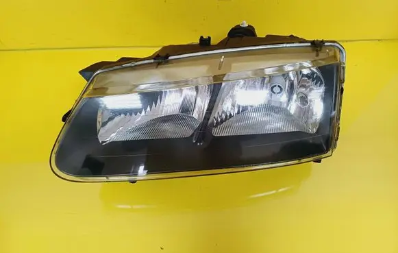 Renault Safrane Headlight/headlamp 