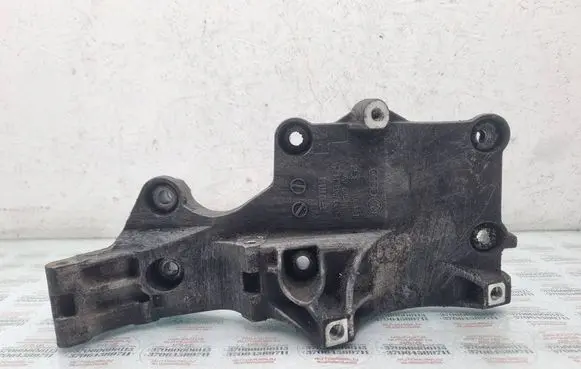 Volkswagen Touran I Generator/alternator bracket 03G903143A