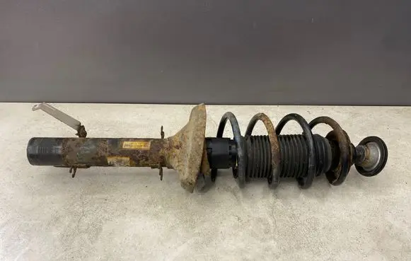 Front shock absorber with coil spring