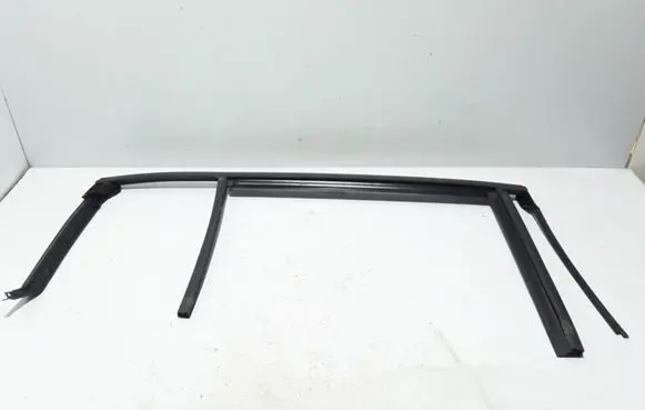 Renault Espace V (RFC) Rubber seal rear door 823305403R
