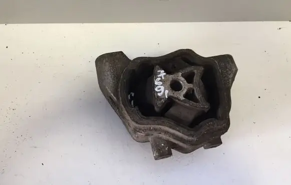 Volvo V70 Engine mount bracket TR8070M10
