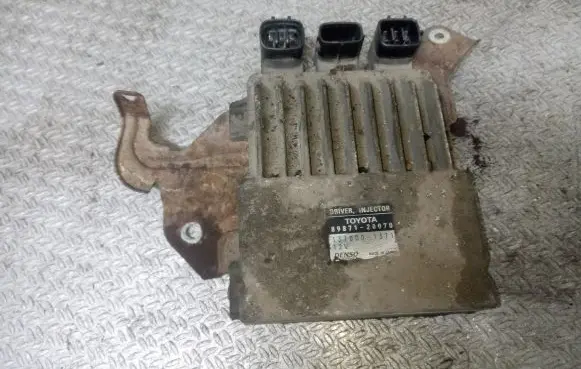 Toyota Avensis T250 Fuel injection control unit/module 8987120070 1310001371